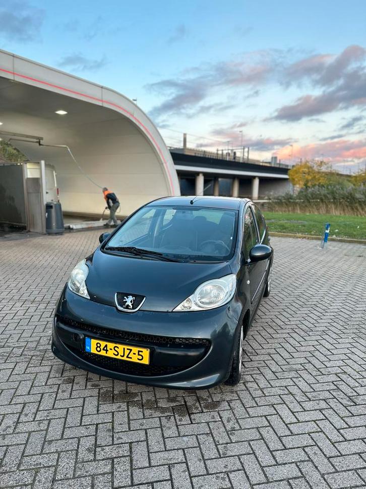 Peugeot 107 1.0 12V 5DR 2011 Grijs, Auto's, Peugeot, Particulier, ABS, Airbags, Airconditioning, Bluetooth, Centrale vergrendeling
