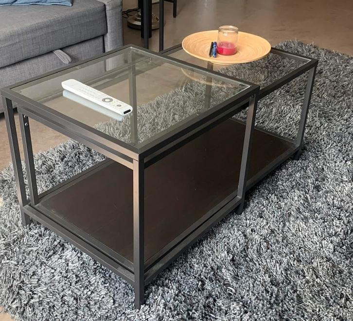 VITTSJÖ Bijzettafel, set van 2, zwart/glas, Huis en Inrichting, Tafels | Salontafels, Zo goed als nieuw, Minder dan 50 cm, 50 tot 100 cm