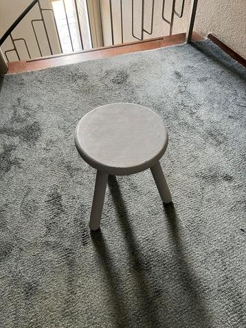 Houten Krukje - 32 cm Hoog beschikbaar voor biedingen