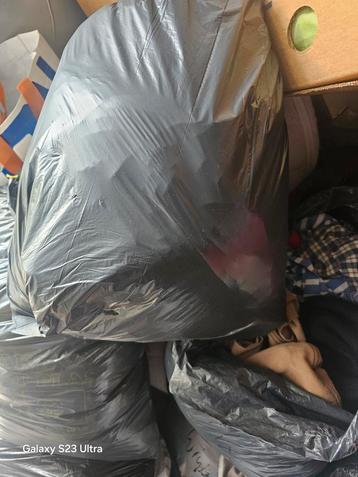 Winterkleding  10 zakken beschikbaar voor biedingen