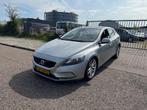 Volvo V40 2.0 D2 Summum PANO/NAVI/CAMERA, Auto's, Voorwielaandrijving, Gebruikt, Euro 6, 4 cilinders