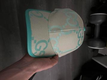 Gucci pet beschikbaar voor biedingen