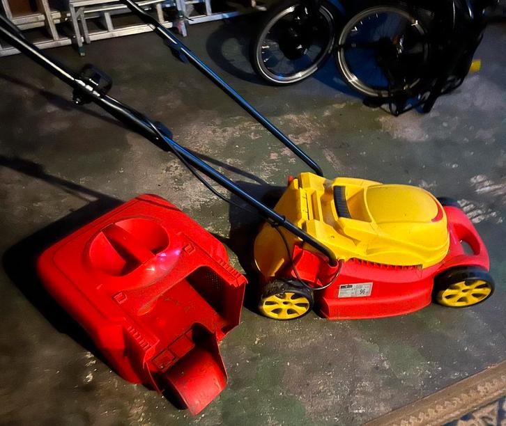 WILF-Garten S3200 E Elektrische Grasmaaier, Tuin en Terras, Grasmaaiers, Gebruikt, Elektrische grasmaaier, 30 t/m 39 cm, Opvangbak