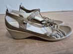 Sch96 - Beige leren Ecco sandalen maat 40 (1), Kleding | Dames, Schoenen, Ophalen of Verzenden, Zo goed als nieuw, Beige, Sandalen of Muiltjes