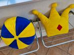 2 vrolijke kussens: kroon en bal, Kinderen en Baby's, Kinderkamer | Inrichting en Decoratie, Ophalen of Verzenden, Gebruikt, Kleed of Kussen