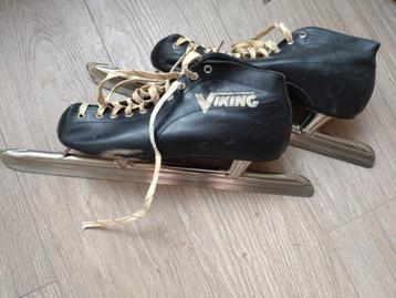 Viking, lage noren, maat 42, schaatsen, goede staat beschikbaar voor biedingen
