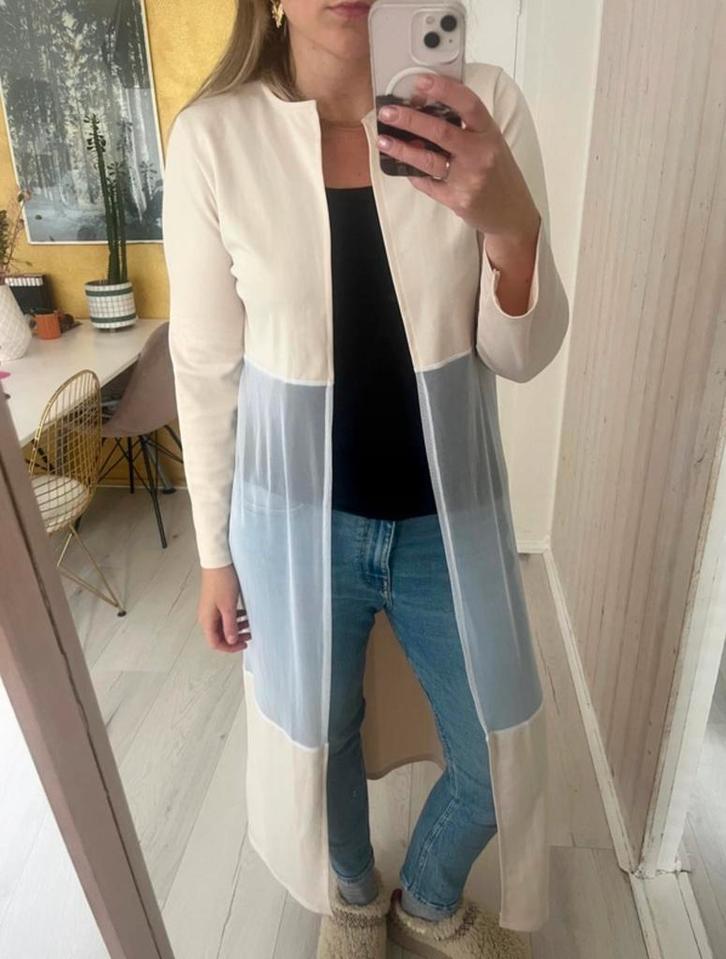 Vest Jutka & Riska, Kleding | Dames, Truien en Vesten, Zo goed als nieuw, Maat 38/40 (M), Beige, Ophalen of Verzenden