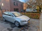 Volvo V50 2.4 170PK Geartronic 2004 Grijs, Auto's, 1378 kg, 74 €/maand, Zwart, 700 kg