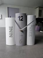 Karlsson Boek Tafelklok, Huis en Inrichting, Woonaccessoires | Klokken, Ophalen of Verzenden, Gebruikt