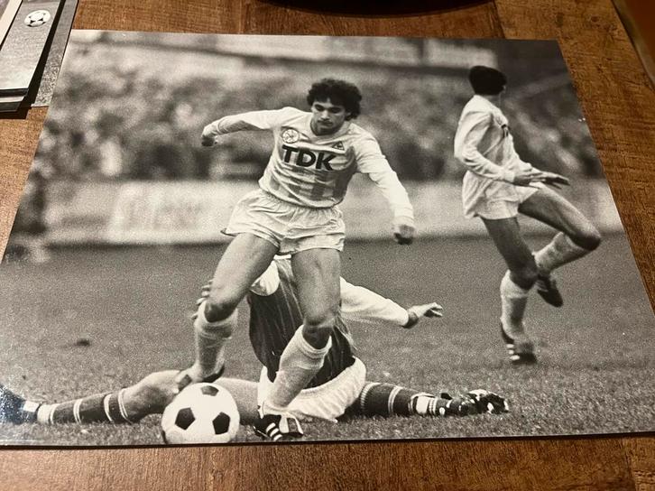 Ajax persfoto Gerard Vanenburg in actie groot 30x24cm, Verzamelen, Foto's en Prenten, Gebruikt, Foto, Overige onderwerpen, 1980 tot heden