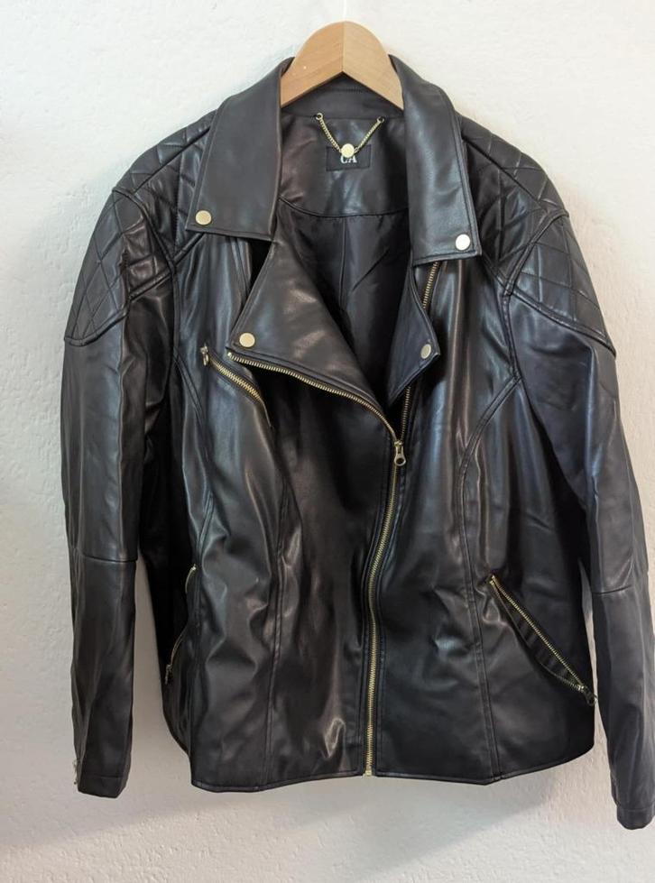 Korte "leren"jas, Kleding | Dames, Grote Maten, Zo goed als nieuw, Jas of Mantel, Zwart, Ophalen of Verzenden