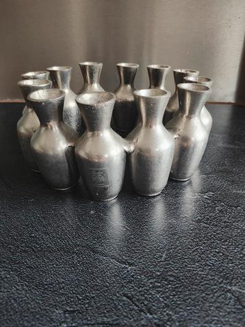 Bloemenvaasjes van Rivièra Maison. beschikbaar voor biedingen