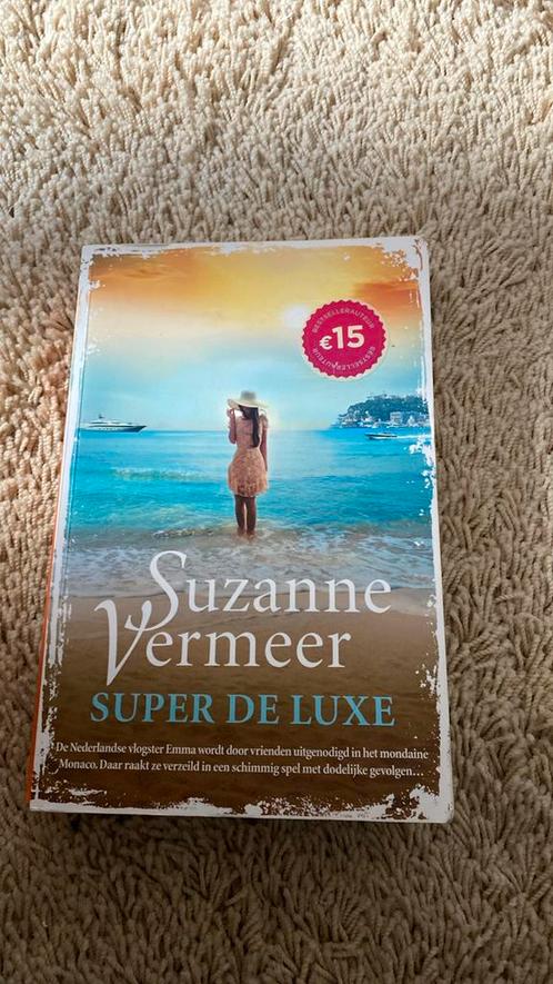 Suzanne Vermeer - Super de luxe, Boeken, Thrillers, Zo goed als nieuw, Nederland, Ophalen of Verzenden