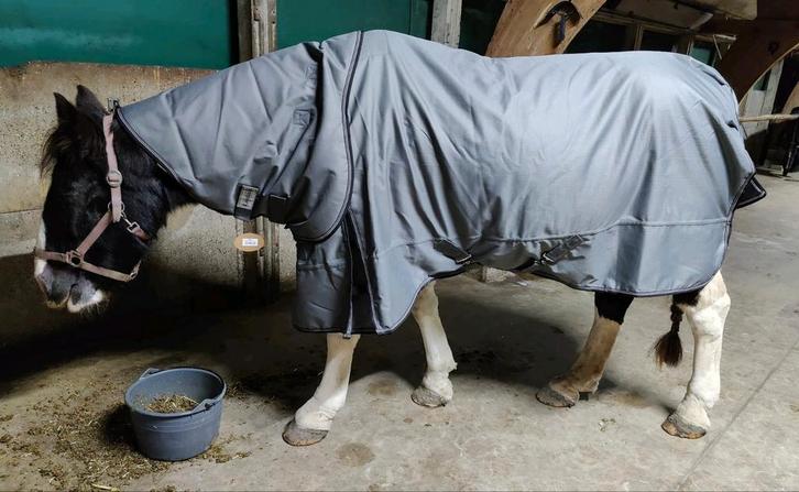 Kalvakade winterdeken maat 185, halsstuk maat M, 1200D, Dieren en Toebehoren, Paarden en Pony's | Dekens en Dekjes, Gebruikt, Deken