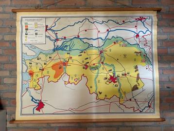 Oude Brabantse schoolkaart – vintage wandkaart beschikbaar voor biedingen