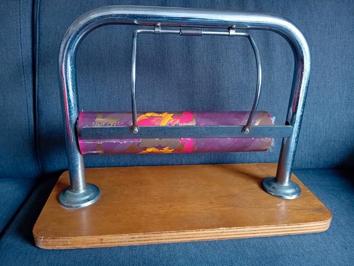 Oude brocante papierrolhouder scherp! Voor rollen van 30 cm., Antiek en Kunst, Curiosa en Brocante, Ophalen of Verzenden