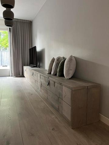 Tv kast / eetkamerbank steigerhout. beschikbaar voor biedingen