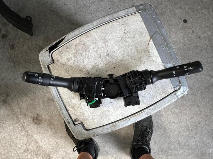 richtingaanwijzer  ruitenwisser aygo c1 108 17j085, Auto-onderdelen, Dashboard en Schakelaars, Citroën, Peugeot, Toyota, Gebruikt