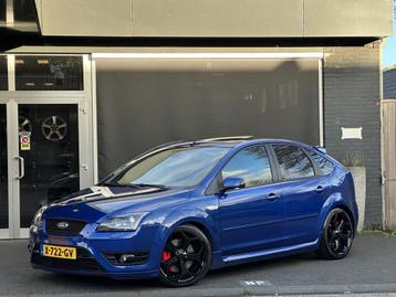 Ford Focus 2.5-20V ST CLIMA / CRUISE / PANO / 5 DEURS / SCHE beschikbaar voor biedingen
