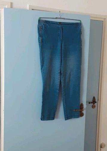 NIEUWE ALICA DAMES MERK JEANS
MAAT 42/44
KLEUR BLAUW

NOOIT  beschikbaar voor biedingen