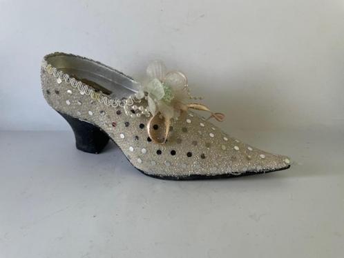 Spaarpot prinses / prinsessenschoen. Glitter zilver muiltje., Verzamelen, Spaarpotten, Zo goed als nieuw, Overige thema's, Metaal of Blik