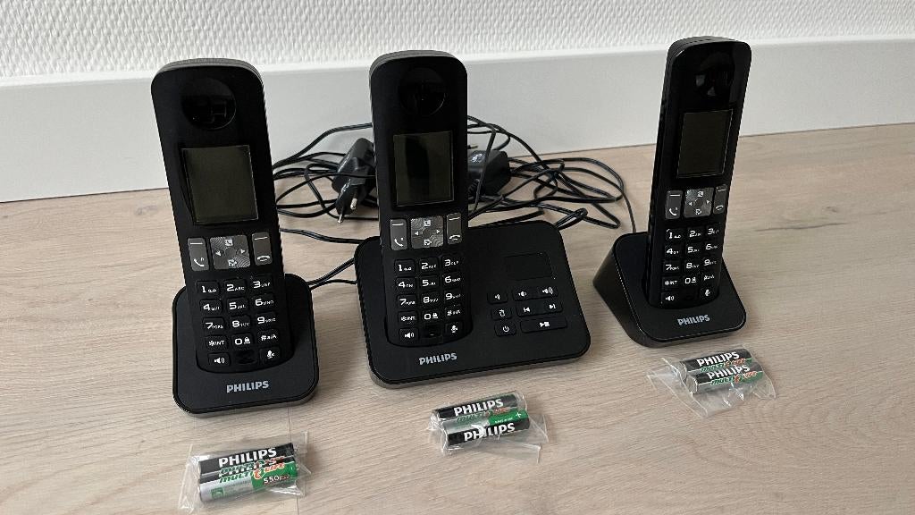 Philips D605 Trio draadloze DECT telefoons (set van 3)., Telecommunicatie, Vaste telefoons | Handsets en Draadloos, Ophalen of Verzenden