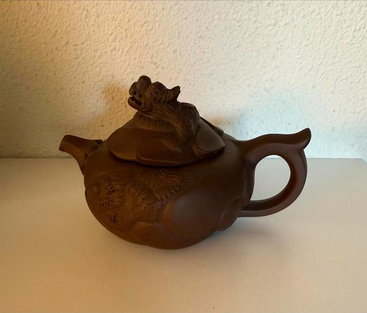 Antieke Chinese theepot met drakenmotief, Antiek en Kunst, Antiek | Keramiek en Aardewerk, Ophalen of Verzenden