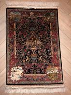Hereke zijde handgeknoopte tapijt. In nieuw staat. 105x63cm, Huis en Inrichting, Stoffering | Tapijten en Kleden, Ophalen of Verzenden