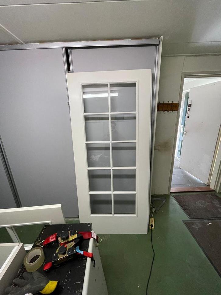 Set en suite deuren met glas – 2 stuks – klassiek wit, Doe-het-zelf en Verbouw, Deuren en Horren, Gebruikt, Binnendeur, 200 tot 215 cm