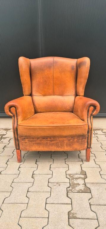 Schapenleren Oorfauteuil  beschikbaar voor biedingen