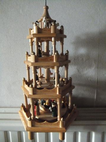 Kerstpiramide, beschikbaar voor biedingen