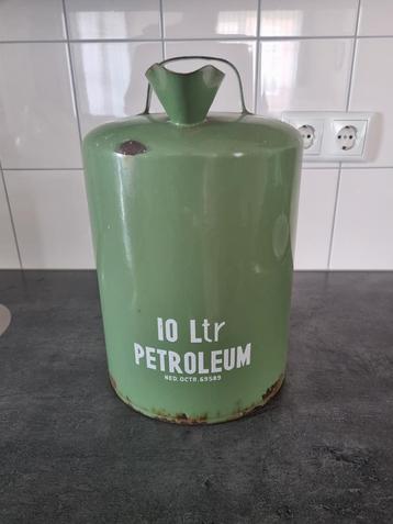 Petroleumkan 10 liter beschikbaar voor biedingen