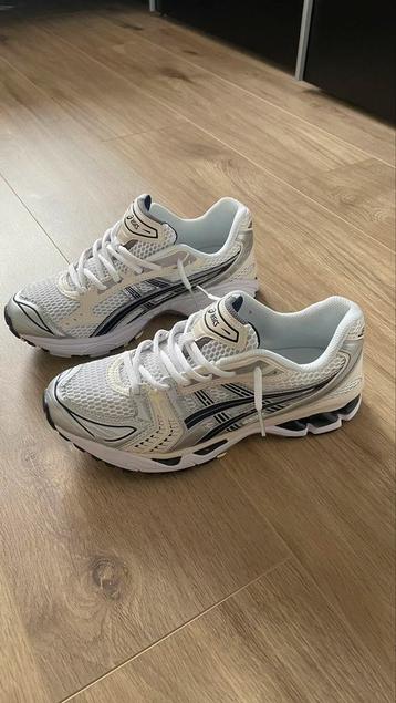 Asics Gel-Kayano 14 beschikbaar voor biedingen