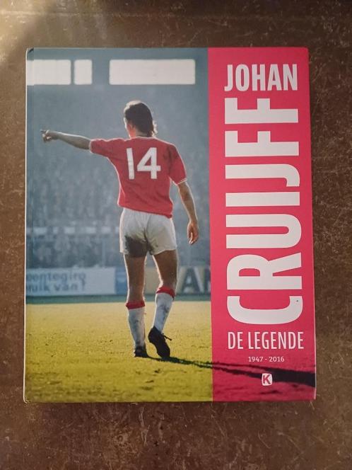 Johan Cruijff De Legende. 1947-2016, Boeken, Sportboeken, Zo goed als nieuw, Balsport, Ophalen of Verzenden