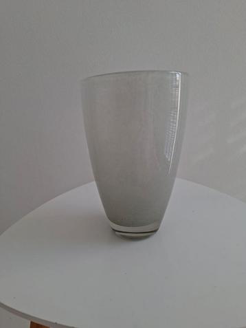 Nieuw
DutZ vaas wit/grijs
H 20 cm beschikbaar voor biedingen