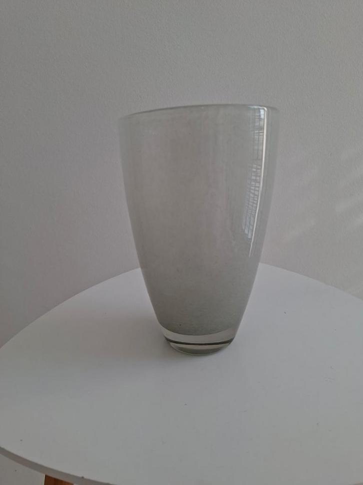 Nieuw
DutZ vaas wit/grijs
H 20 cm, Huis en Inrichting, Woonaccessoires | Vazen, Nieuw, Minder dan 50 cm, Glas, Ophalen of Verzenden