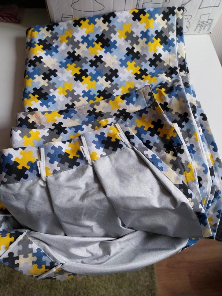 2 Gordijnen met haken - Puzzelmotief, Huis en Inrichting, Stoffering | Gordijnen en Lamellen, Zo goed als nieuw, 200 cm of meer
