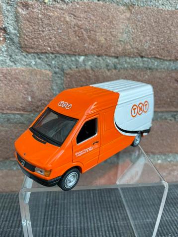 1:43 SCHUCO MERCEDES SPRINTER ‘TNT’ beschikbaar voor biedingen