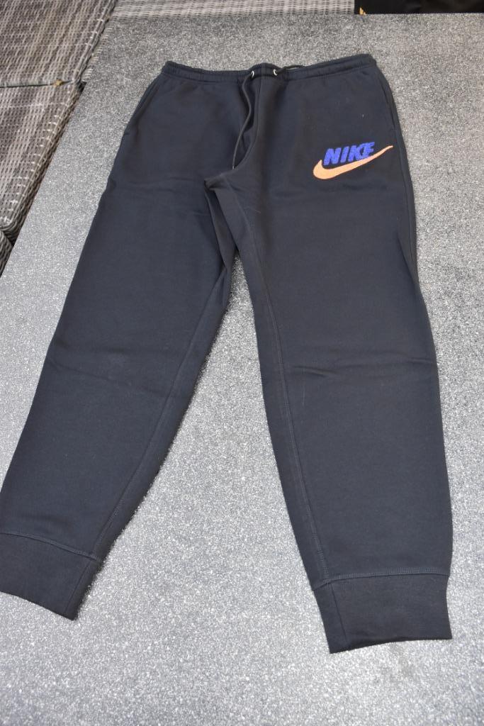 Jogger Nike maat L, Kleding | Heren, Sportkleding, Zo goed als nieuw, Algemeen, Maat 52/54 (L), Zwart, Ophalen of Verzenden