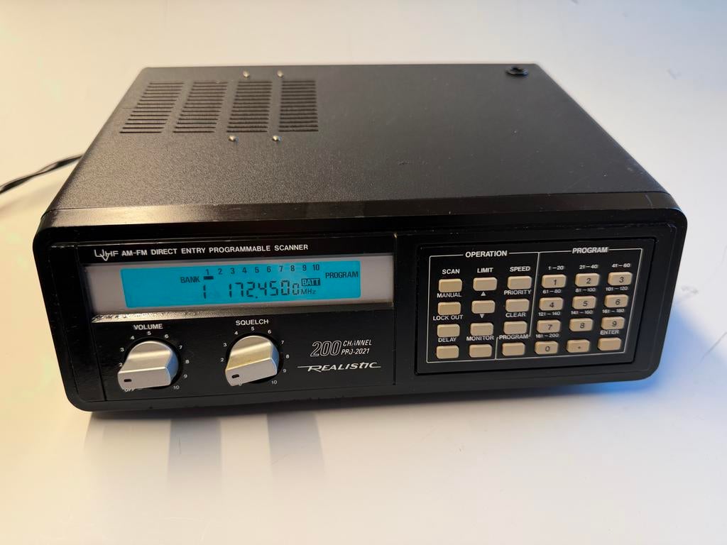 Realistic Pro-2021 Computer Scanner - 200 kanalen, Ophalen of Verzenden, Zo goed als nieuw, 200 tot 500 kanalen