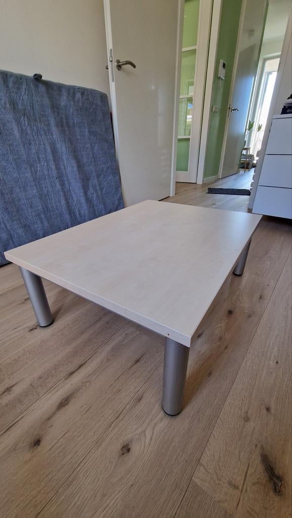 Stevige lage salontafel - Zo goed als nieuw, Huis en Inrichting, Tafels | Salontafels, 50 tot 100 cm, 50 tot 100 cm, Zo goed als nieuw