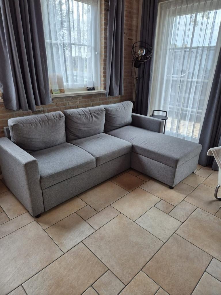 Grijze slaapbank met opbergruimte, Ophalen, Tweepersoons, Grijs, 140 cm