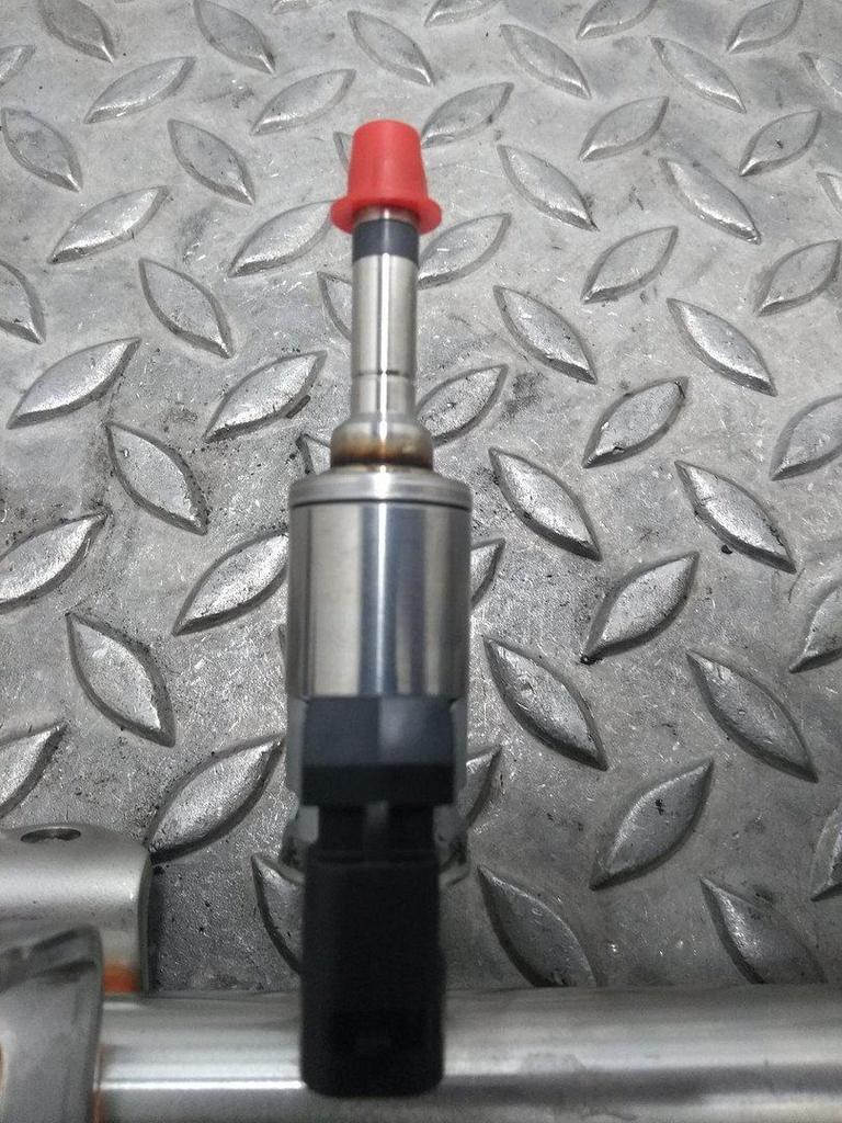 VOLKSWAGEN PASSAT BRANDSTOF INJECTOR / VERSTUIVER 2016, Ophalen of Verzenden, Gebruikt, Stiba lid