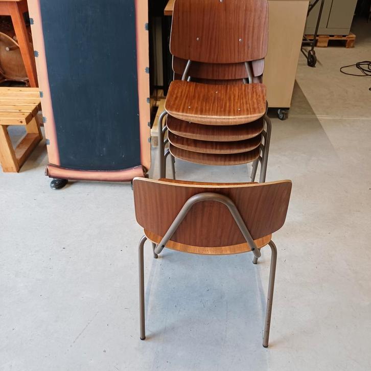 5 x vintage design stoelen schoolstoelen kerkstoelen, Huis en Inrichting, Stoelen, Gebruikt, Bruin, Ophalen
