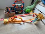 Hot wheels garage + auto’s dino mario baan, Ophalen, Zo goed als nieuw, Handmatig, Hot Wheels