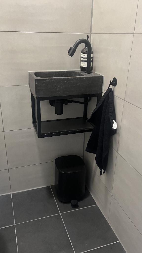 Pedaalemmer 7 Liter Zwart, Ophalen, Kunststof, Met pedaal, Zo goed als nieuw