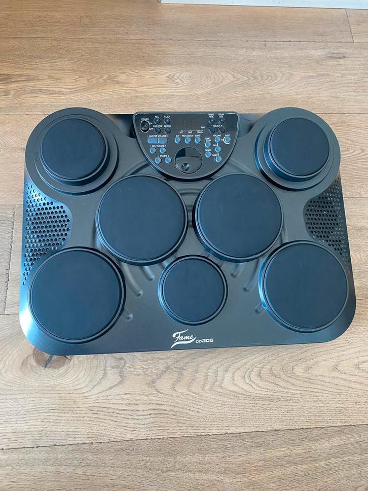 Drumcomputer Fame DD305, Muziek en Instrumenten, Drumcomputers, Zo goed als nieuw, Overige merken, Ophalen of Verzenden