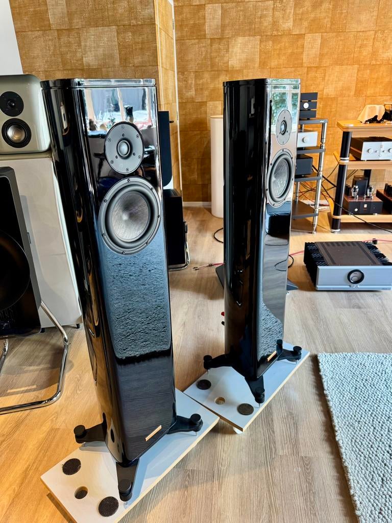 Magico S1 - hoogglans zwart - top, Audio, Tv en Foto, Magic 1, Info@magico.com, Zo goed als nieuw, Front, Rear of Stereo speakers