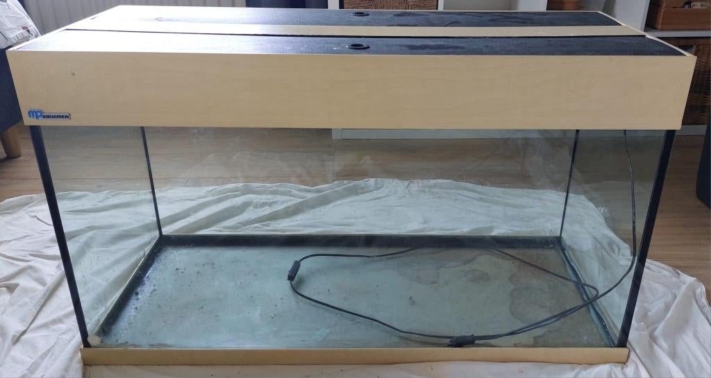 Te koop: een aquarium van 200 liter in nette staat, Ophalen, Inclusief deksel, Gebruikt, Leeg aquarium