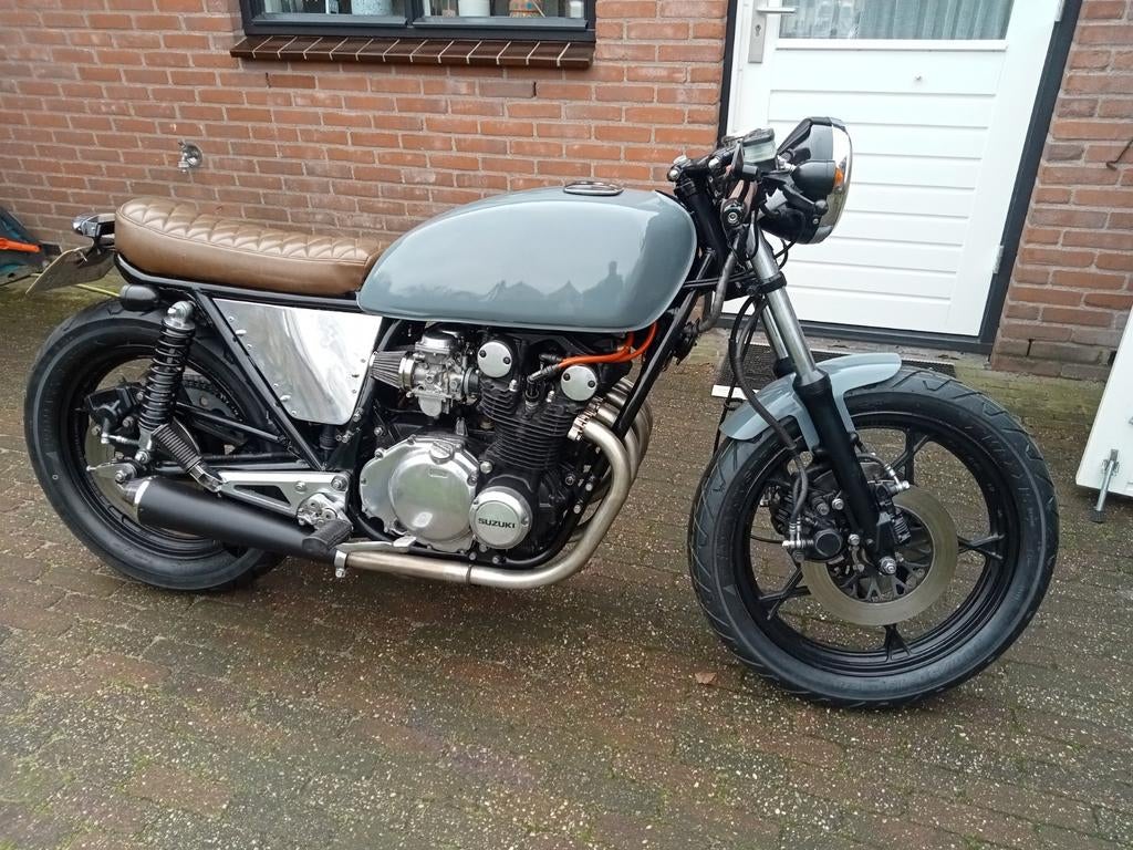 Suzuki gs 550  1984, Motoren